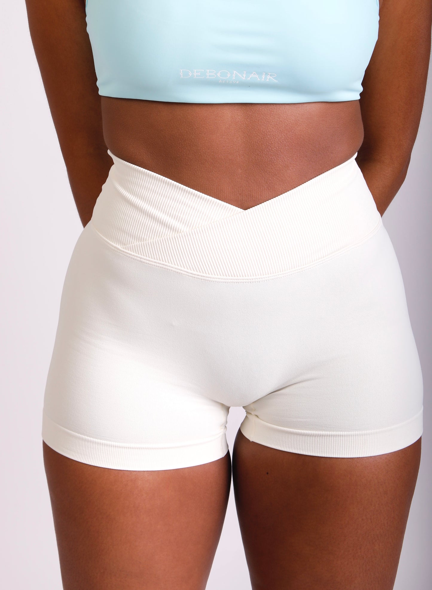 Seamless V Cut Scrunch Shorts